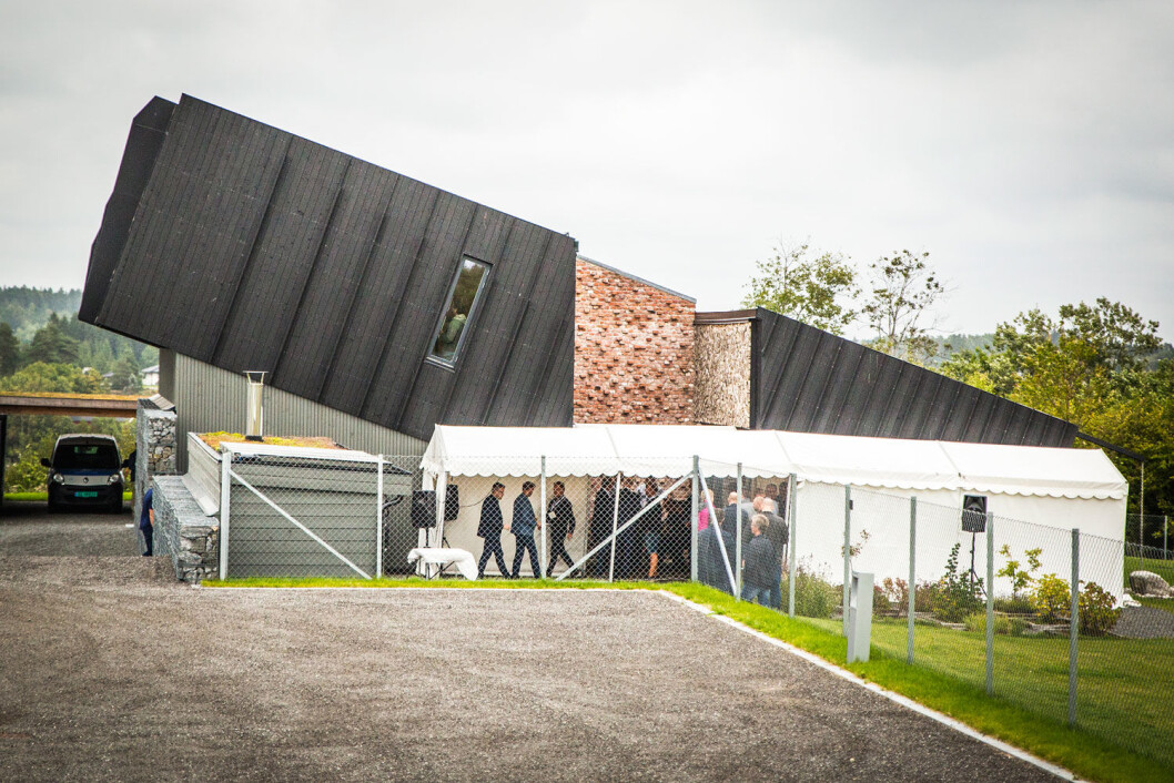 Selve konferansen fant sted på Farris Bad i Larvik,men på dag en fikk alle deltagere på konferansen en rundtur i det prisbelønte Multikomfort-huset arrangørene har satt opp i Larvik. Det var dette huset som vant Wan Awards (WAN Sustainable Buildings) i 2015. Selve konferansen fant sted på Farris Bad i Larvik,men på dag en fikk alle deltagere på konferansen en rundtur i det prisbelønte Multikomfort-huset arrangørene har satt opp i Larvik. Det var dette huset som vant Wan Awards (WAN Sustainable Buildings) i 2015.