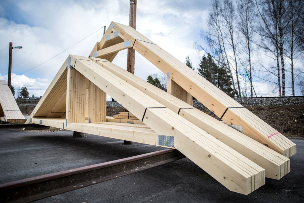 Mjøstre AS har en sterk posisjon som takstolprodusent i sitt markedsområde og anlegget har produsert takstoler siden 1960 årene. (Foto: Optimera) Mjøstre AS har en sterk posisjon som takstolprodusent i sitt markedsområde og anlegget har produsert takstoler siden 1960 årene. (Foto: Optimera)