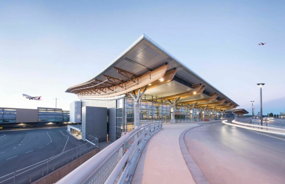 Limtrekonstruksjonen til den nye ankost- og avgangshallen på Oslo Lufthavn Gardermoen er levert av Aanesland Limtre. (Foto: Peter Leenders)