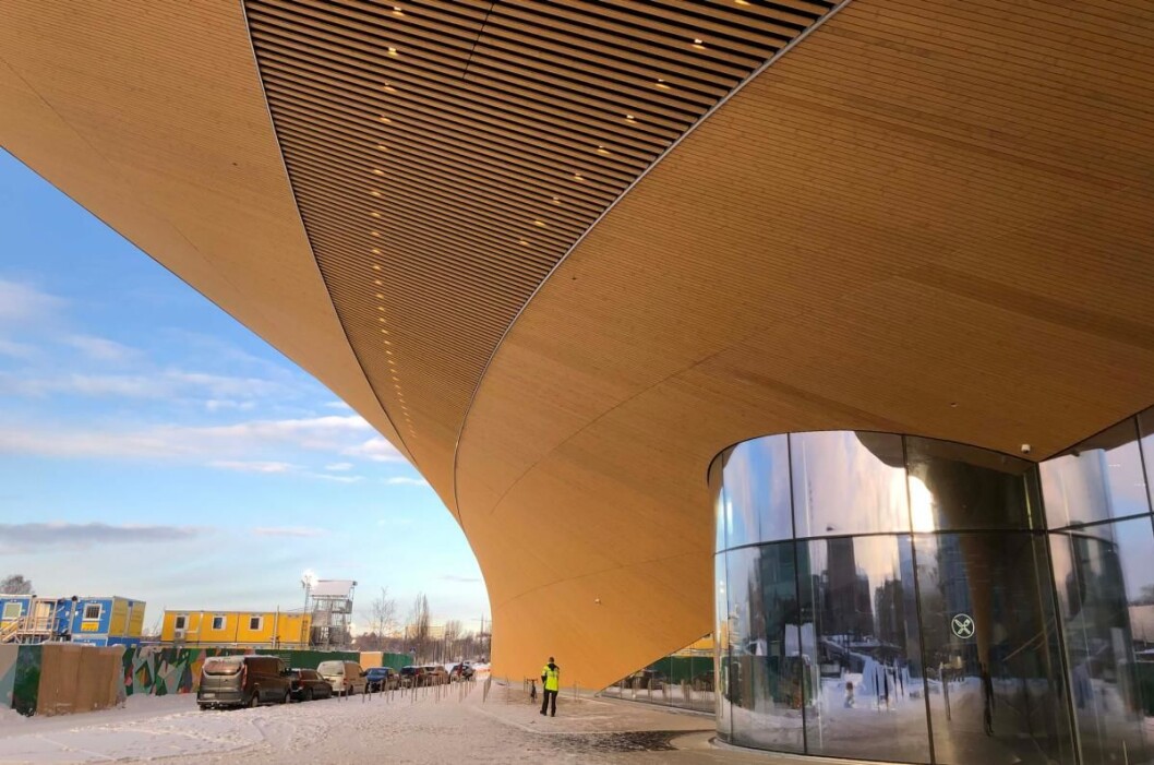 Oodi-biblioteket i Helsinki var et komplisert prosjekt. Timbeco, som blant annet leverte takelementene, lærte hvor viktig det er å 3D-skanne underveis for å få alt riktig. (Foto: Vadelmavene) Oodi-biblioteket i Helsinki var et komplisert prosjekt. Timbeco, som blant annet leverte takelementene, lærte hvor viktig det er å 3D-skanne underveis for å få alt riktig. (Foto: Vadelmavene)