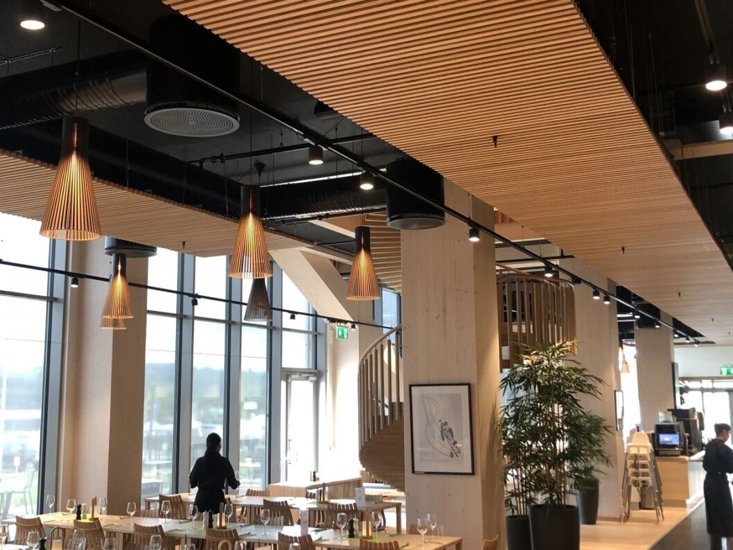 Wood Hotel -Mjøstårnet, verdens høyeste trehus har Trysil Interiørtre levert sine spileprodukter for et flott utrykk. (Foto: Trysil Interiørtre) Wood Hotel -Mjøstårnet, verdens høyeste trehus har Trysil Interiørtre levert sine spileprodukter for et flott utrykk. (Foto: Trysil Interiørtre)