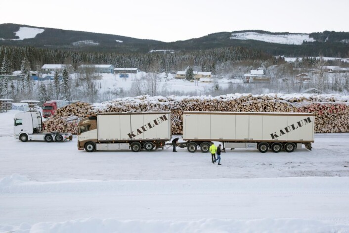 Testkjøring av modulvogntog ved Gausdal Bruvoll i januar 201. (Foto: Treindustrien) Testkjøring av modulvogntog ved Gausdal Bruvoll i januar 201. (Foto: Treindustrien)