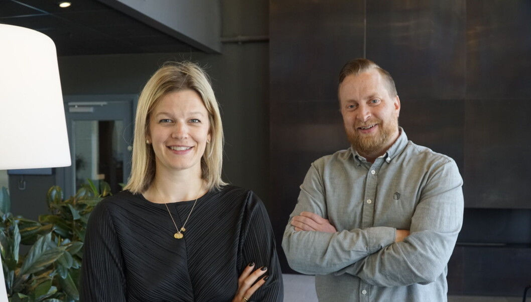 Tewo Flex lanseres for salg: Eivor Vik, Daglig leder og Head of Design i Made og Henning Thorsen gründer i Tewo er fornøyd med at TewoFlex endelig kan bestilles på nett. Tewo Flex lanseres for salg: Eivor Vik, Daglig leder og Head of Design i Made og Henning Thorsen gründer i Tewo er fornøyd med at TewoFlex endelig kan bestilles på nett.
