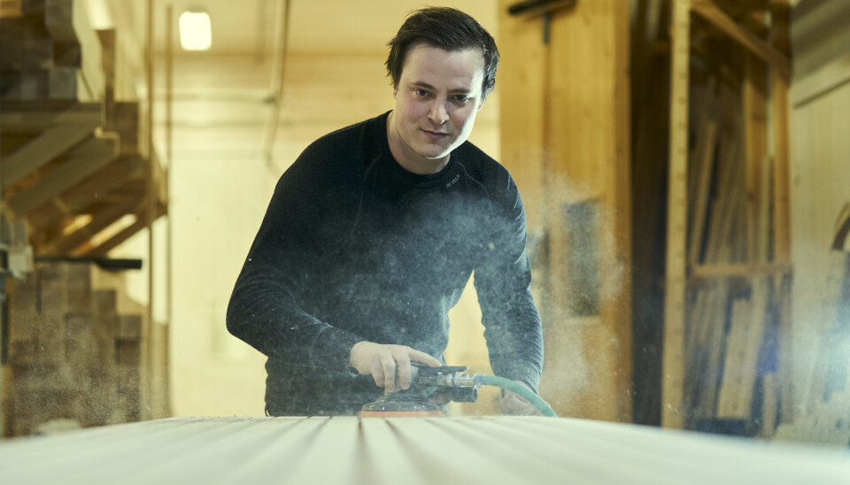 Eirik Brun-Svendsen i Arkitre på Verdal lager spileplater for harde livet.