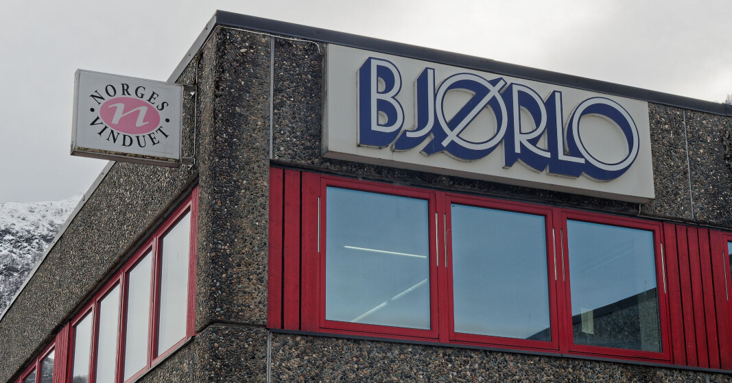 Produksjonsbedriften på Nordfjordeid eier Norgesvinduet-varemerket sammen med Norgesvinduet Svenningdal på Trofors. Produksjonsbedriften på Nordfjordeid eier Norgesvinduet-varemerket sammen med Norgesvinduet Svenningdal på Trofors.