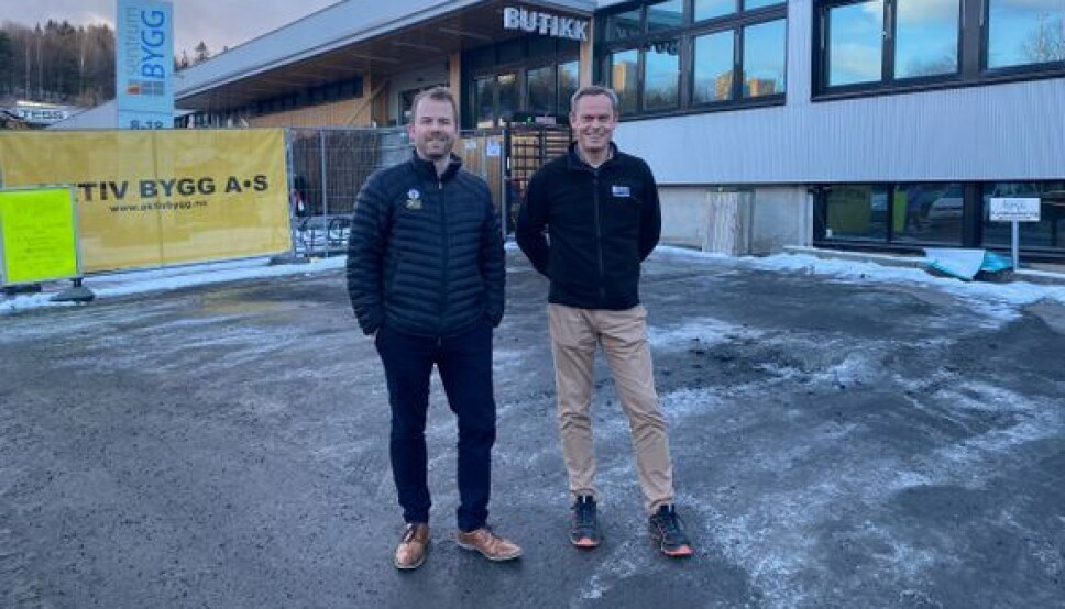 Kjededirektør i XL-Bygg, Are Ellingsve, og daglig leder ved nye XL-Bygg Alna, Cato Sannerud.